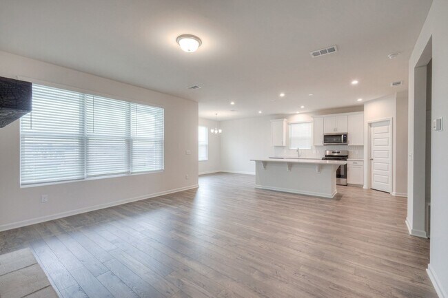 Photo - 1221 Shady Pine Dr