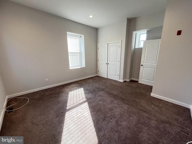 Photo - 933-35 Belmont Ave