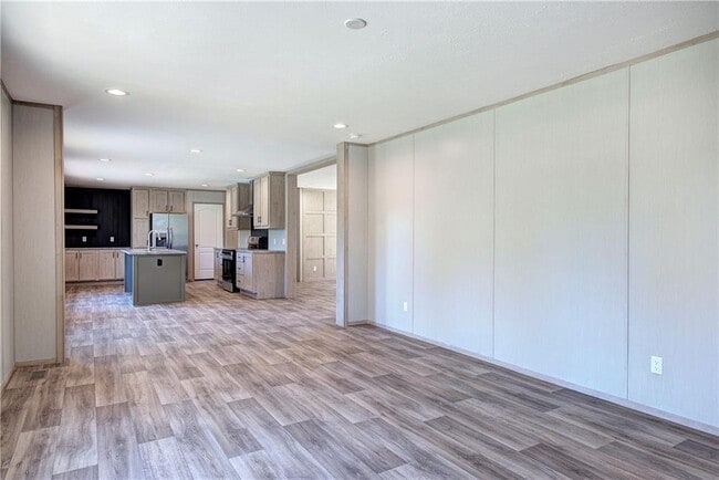 Photo - 81 Popham Rd