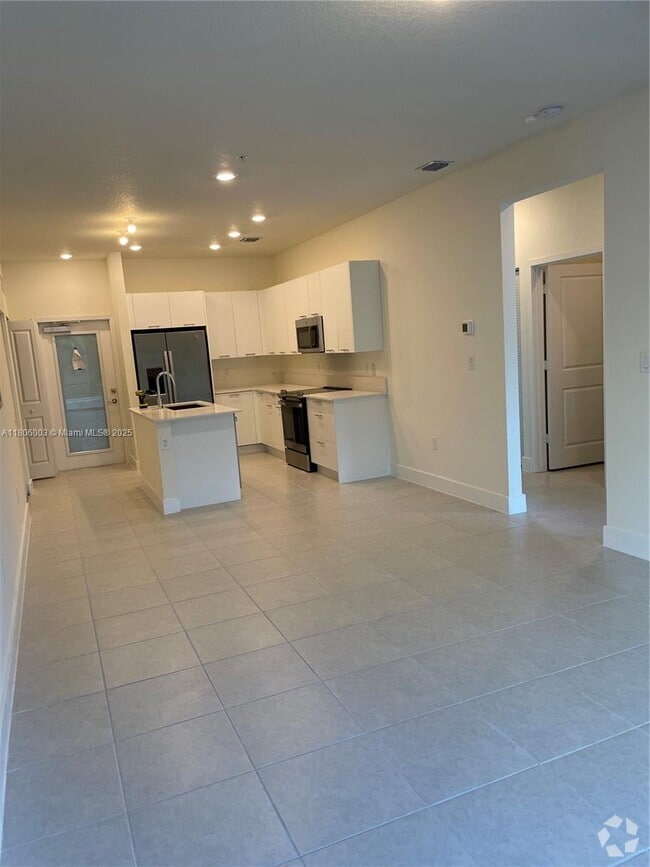 Building Photo - 8001 NW 41st St Unit F-108 Rental