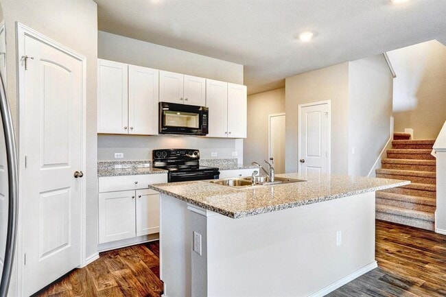 Photo - 5905 Brocade Dr