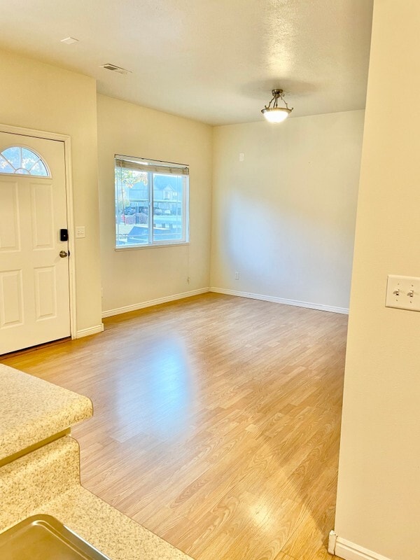 Photo - 484 W 1490 N