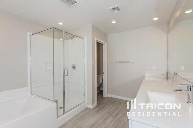 Photo - 31573 Dwight Dr