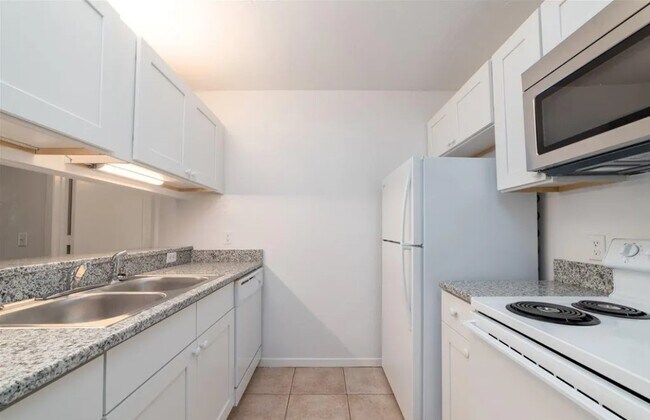 Photo - 3800 SW 20th Ave Unit 504