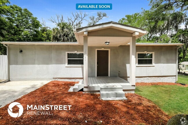 Building Photo - 2001 Woodland Dr Rental