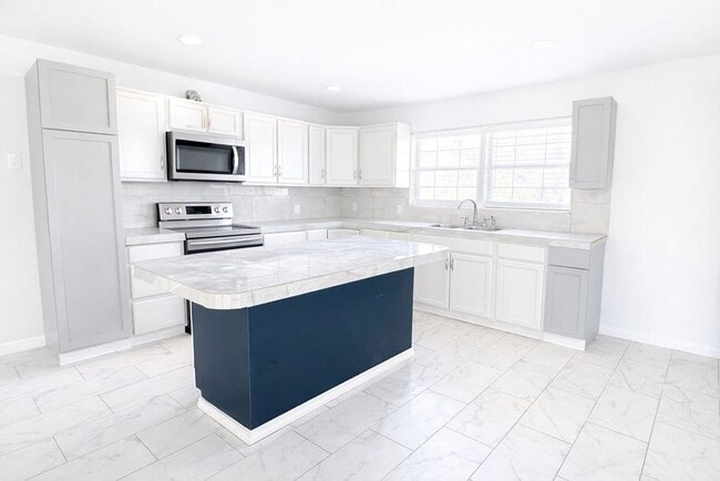 Photo - 2501 Crown Ave