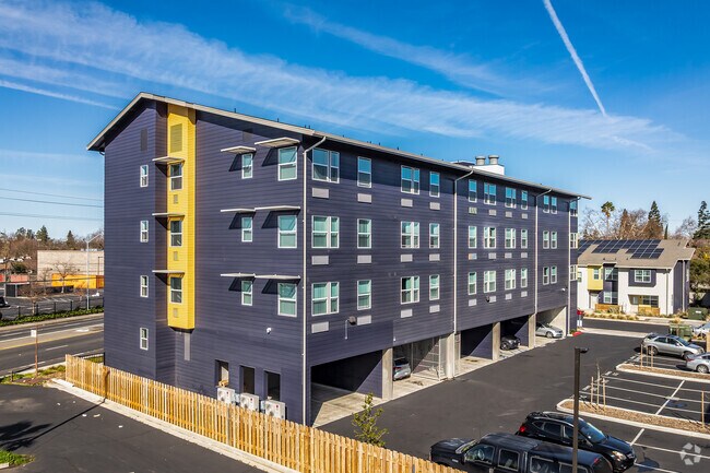 Alternate Building View - The Heights on Stockton