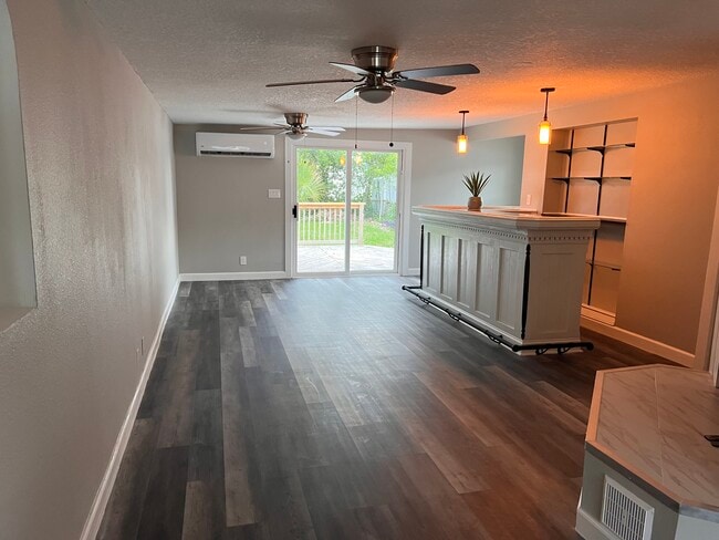 Photo - 718 5th Ave N