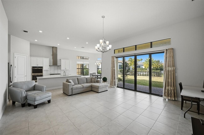 Photo - 7818 Rowan Terrace