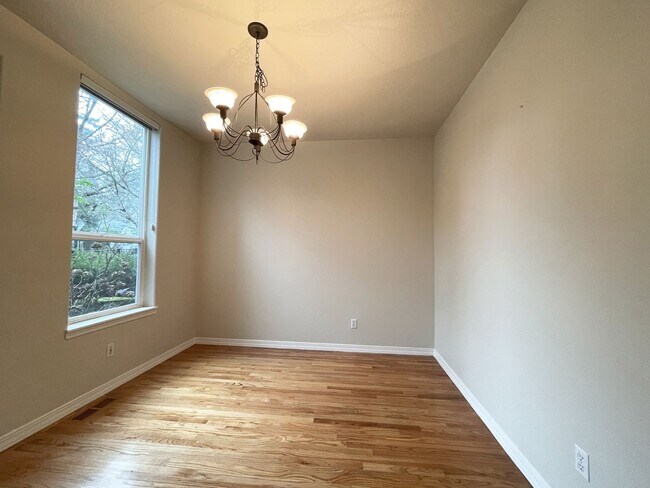 Photo - Gorgeous Townhouse in the Heart of Multnomah Village with Attached Garage, Outdoor Space