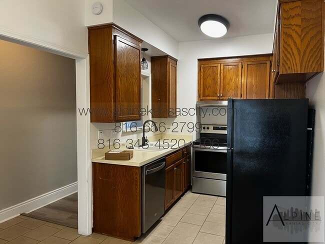 Photo - Spacious, Garage, Vouchers Considered!