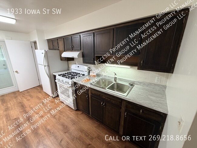 Photo - 1933 Iowa St SW