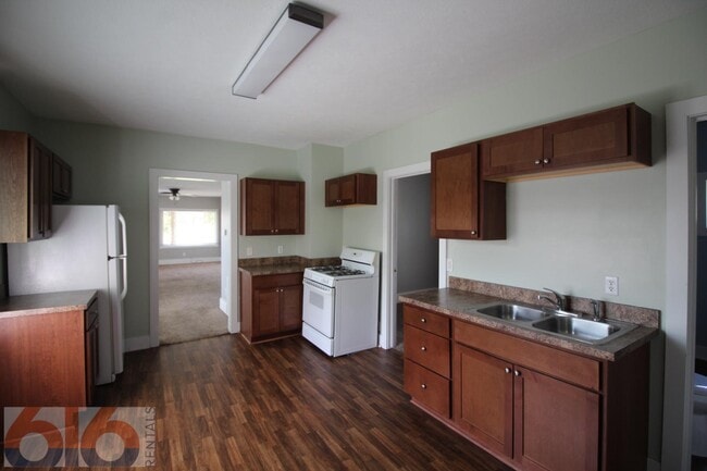 Photo - 1108 Elizabeth Ave NW