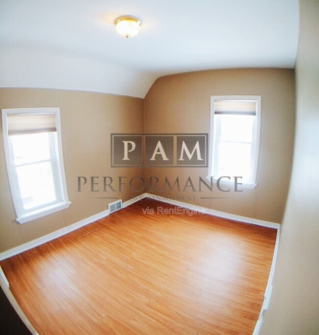 Photo - W164N9110 Water St Unidad 4