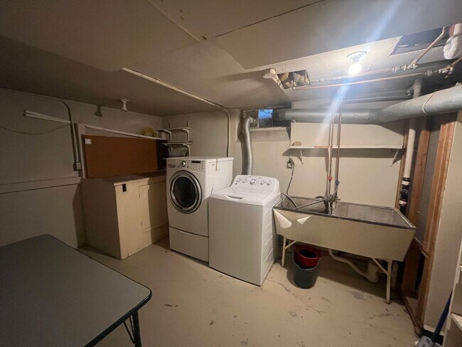 Photo - 2 bed 2 bath Ranch style home in Montclair neighborhood!