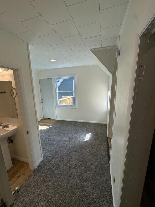 Photo - 622 E Locust St