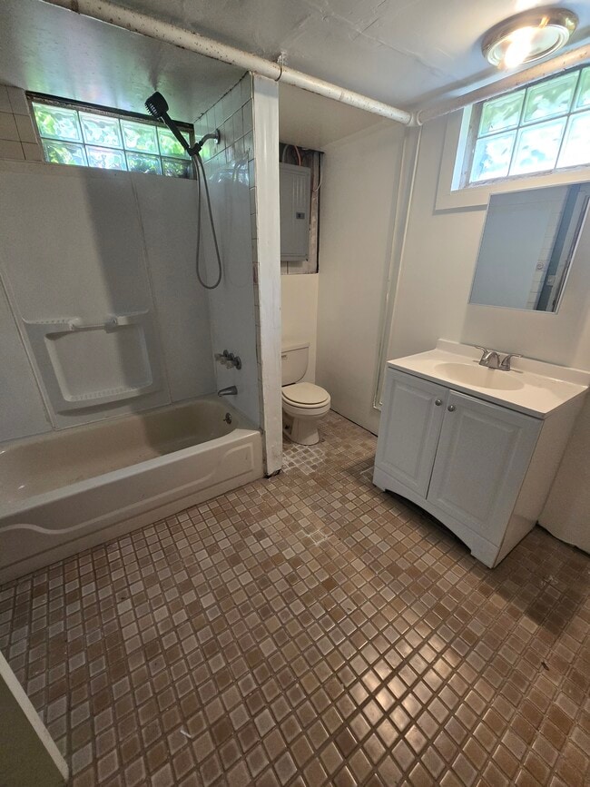 Photo - 601 S Hawkins Ave