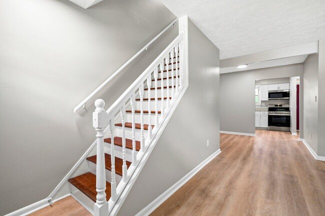 Photo - 3500 Warwick Dr