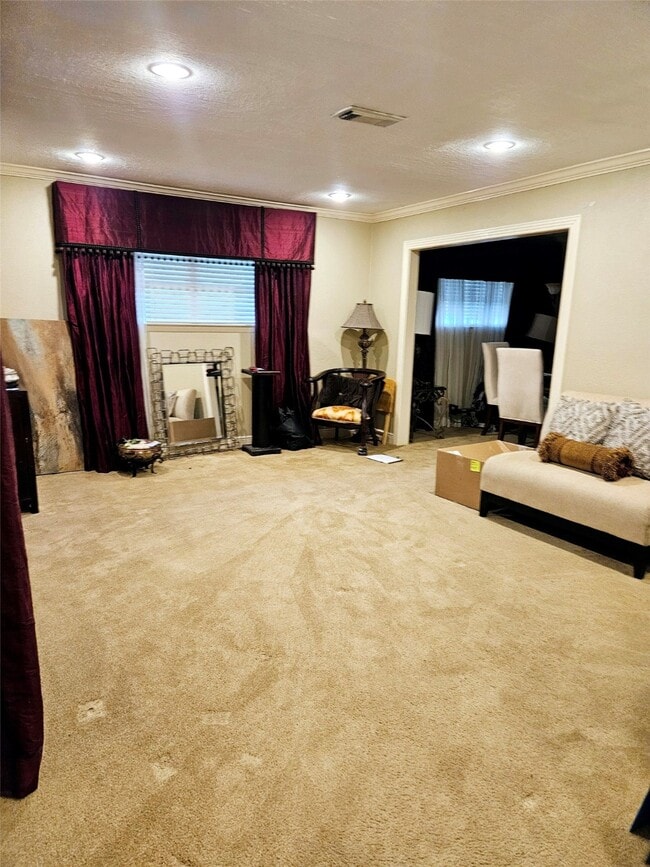 Building Photo - 6903 Kingsway Dr Rental