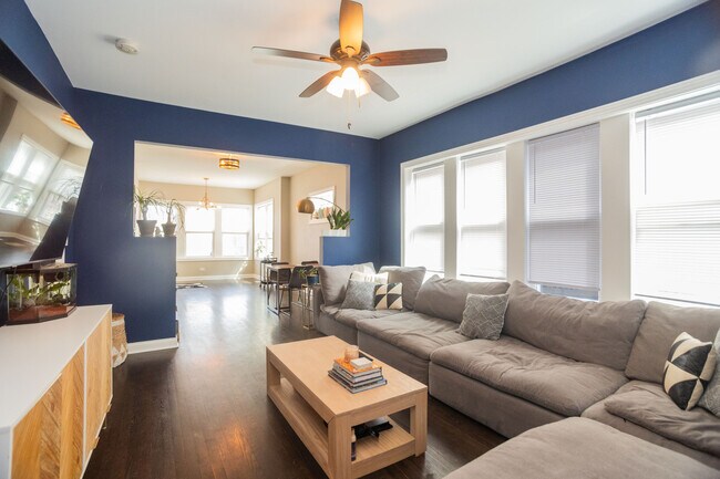 Photo - 2906 N Harding Ave Unit 1