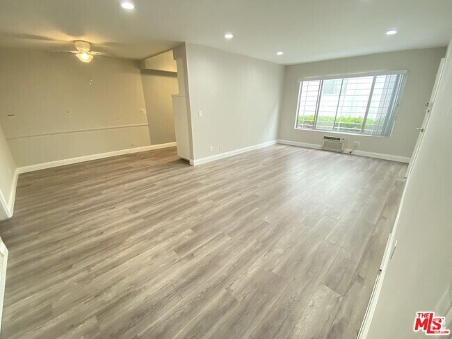 Building Photo - 1023 Laurel Ave Unit 3 Rental