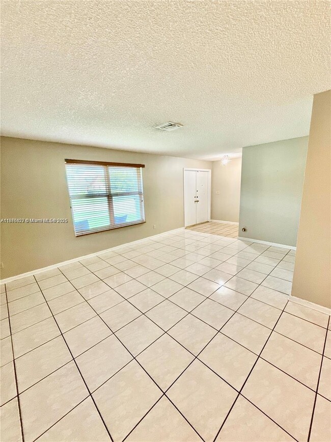Building Photo - 7150 NW 46th St Rental