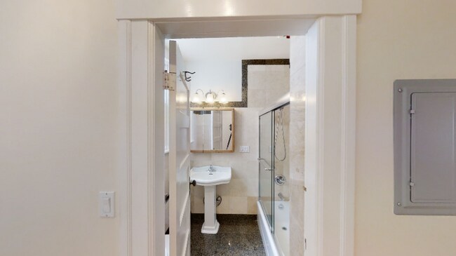 Photo - 622-624 Shrader St Unidad 9