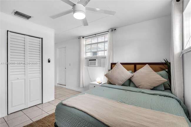 Photo - 2972 NW 15th St Unit 2