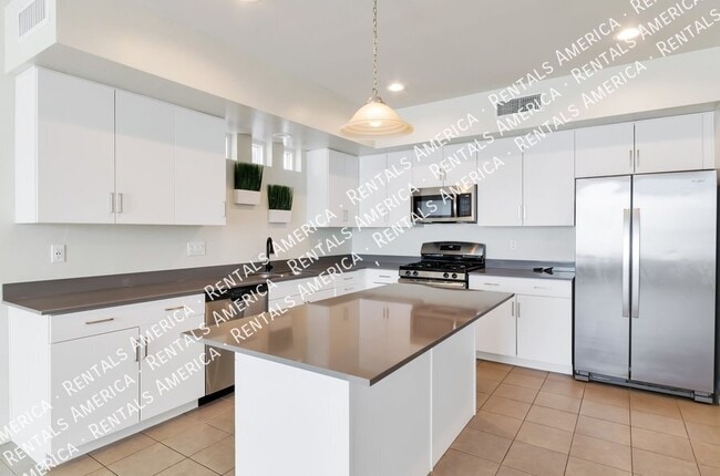 Photo - 872 E Park Modern Dr