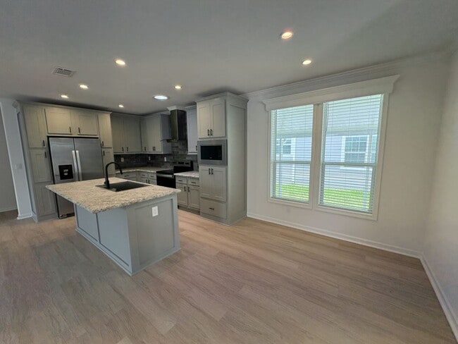 Photo - 1643 Voyager Dr