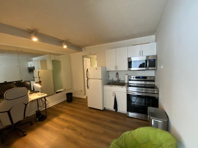 Building Photo - University Tower Unit UT503 STU (PERA)