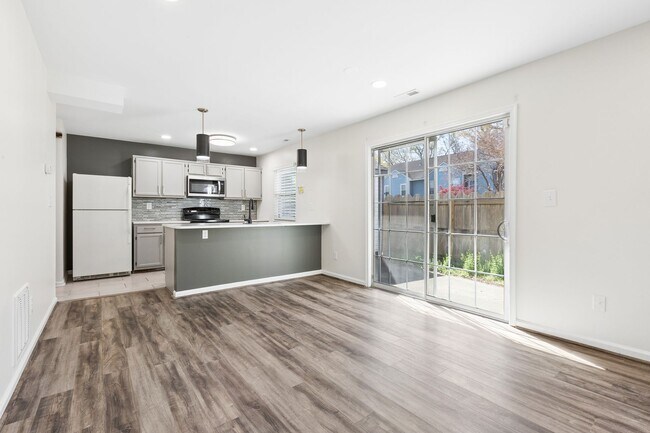 Photo - Columbus Station Condo-Ready to move in