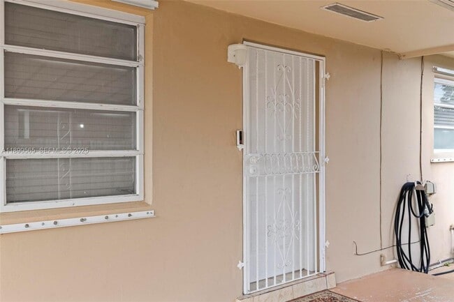 Photo - 5633 SW 40th St