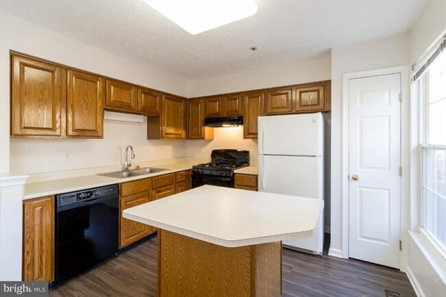 Photo - 150 Foxview Dr