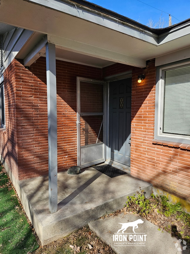 Building Photo - North Boise Duplex w/2 beds, 1bath, W/D, a... Rental