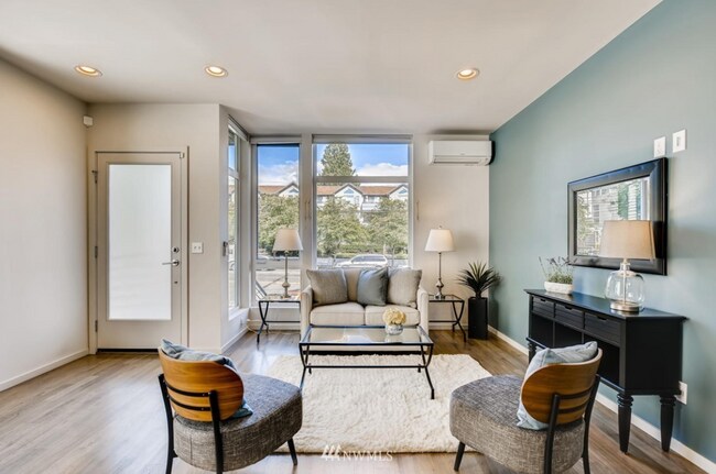 Photo - 11217 Greenwood Ave N