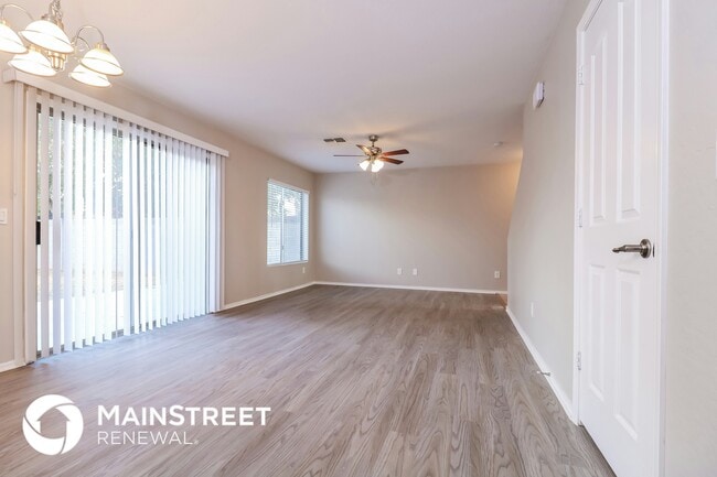 Photo - 12814 W Pershing St