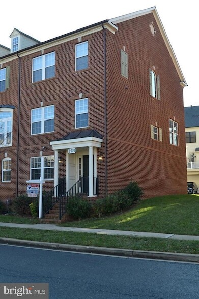 Building Photo - 8921 Amelung St