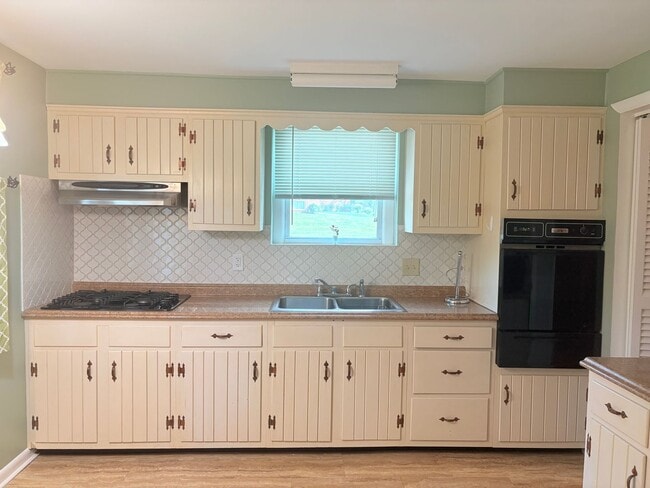 Photo - 6192 Northwood Dr