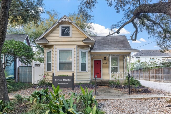 Photo - 315 W 9th St