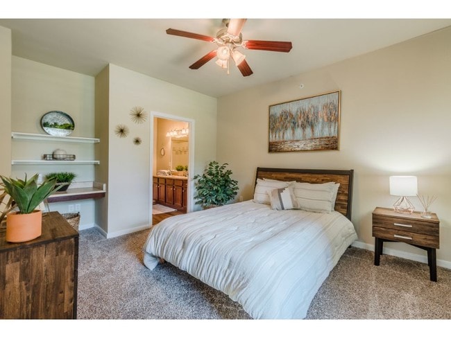 Hunter's Cove Apartments