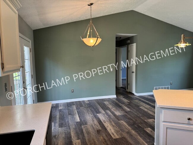 Photo - 6235 Cascade Rd SE