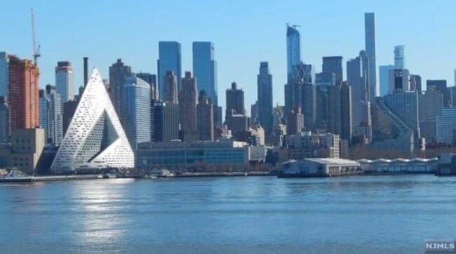 Building Photo - 9 Ave at Port Imperial Unit 809