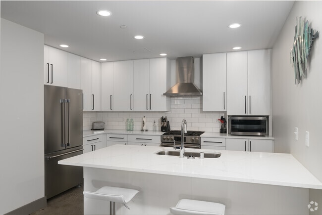 1BR, 1BA - 1109SF - Kitchen - Cooper George
