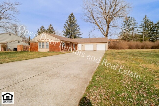 Building Photo - Fort Wayne Rising 4933/4935 Vermont Ln. Unit 4935 Vermont Ln Rental