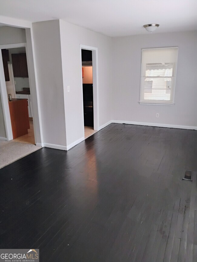 Photo - 853 Haven St SE