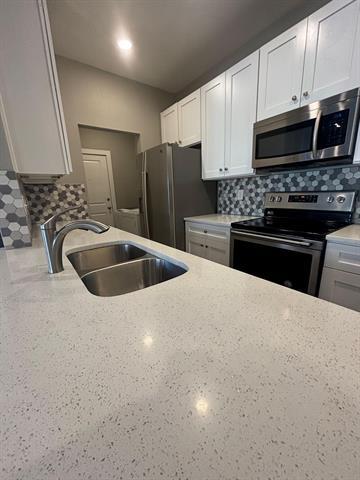 Photo - 8008 Doreen Ave