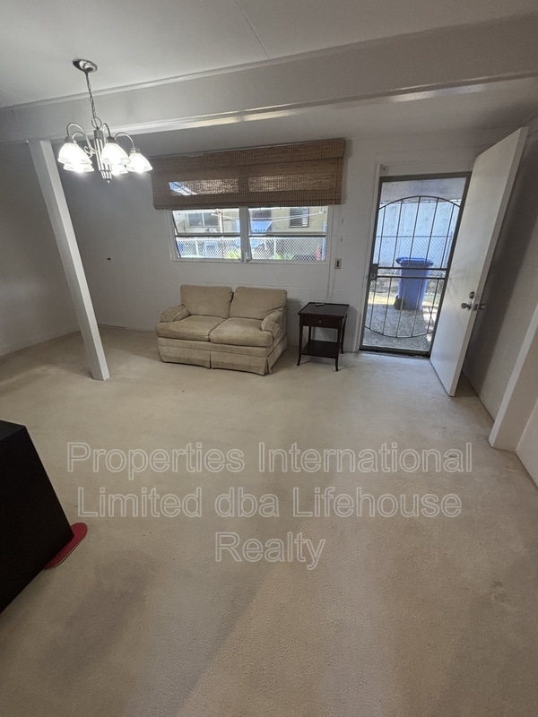 Photo - 221 Namilimili St