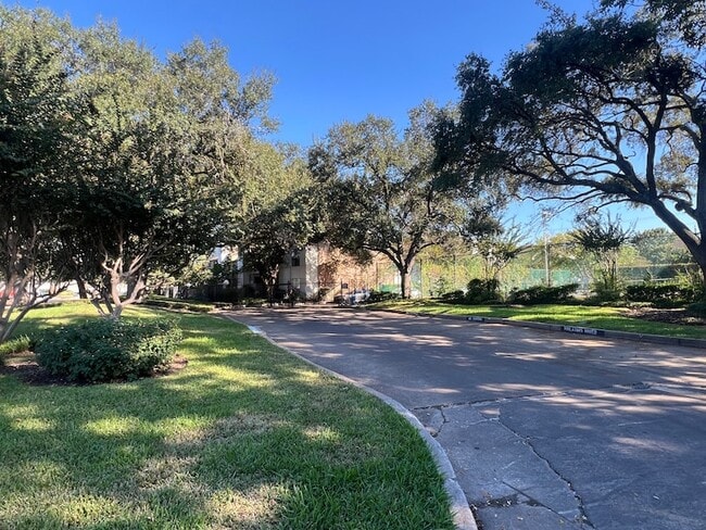 Photo - 10047 Westpark Dr Unit 46