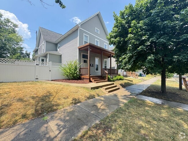 Building Photo - 707 Livingston Ave NE Rental